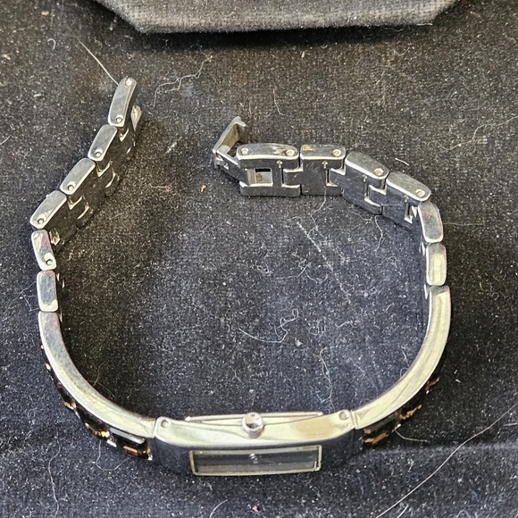 WOMENS DKNY WITHBROWN TOPAZ STONES IN THE STRAP - Picture 2 of 5